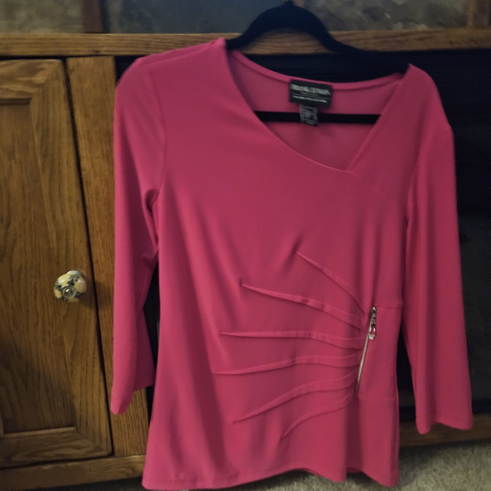 Frank Lyman Design Fuchsia Women's Blouse